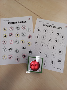 Lesmateriaal Sommen tot 20 ballen Kerst lampje van auteur de beweegjuf slide 4